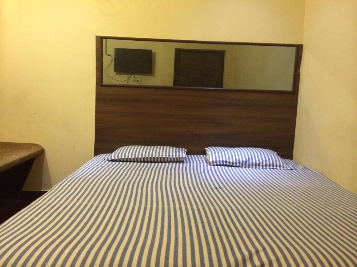 Family Guest House Near Bus-Stand ปอนดิเชอรี ภายนอก รูปภาพ