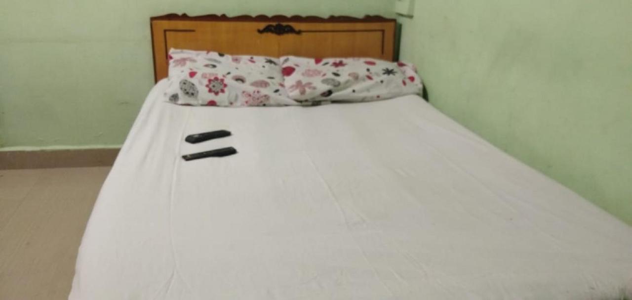 Family Guest House Near Bus-Stand ปอนดิเชอรี ภายนอก รูปภาพ