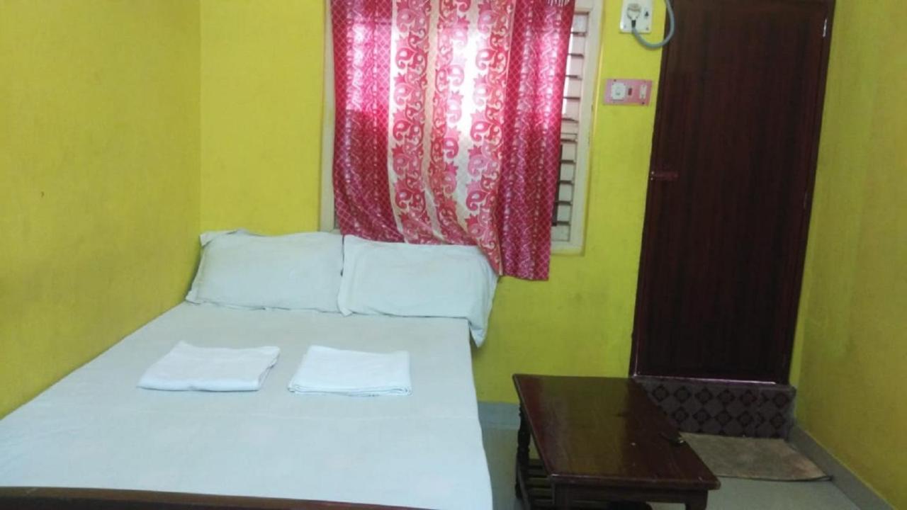 Family Guest House Near Bus-Stand ปอนดิเชอรี ภายนอก รูปภาพ