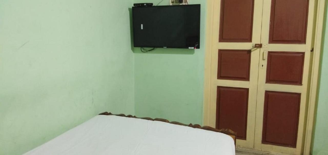 Family Guest House Near Bus-Stand ปอนดิเชอรี ภายนอก รูปภาพ