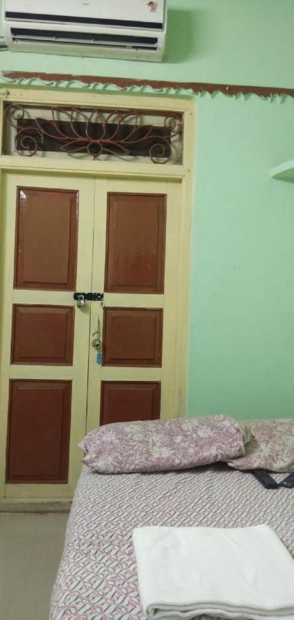 Family Guest House Near Bus-Stand ปอนดิเชอรี ภายนอก รูปภาพ